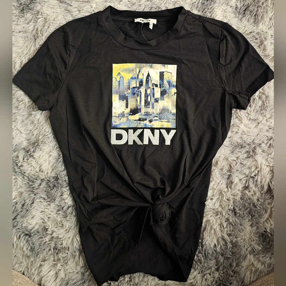 DKNY T-shirt new with tag